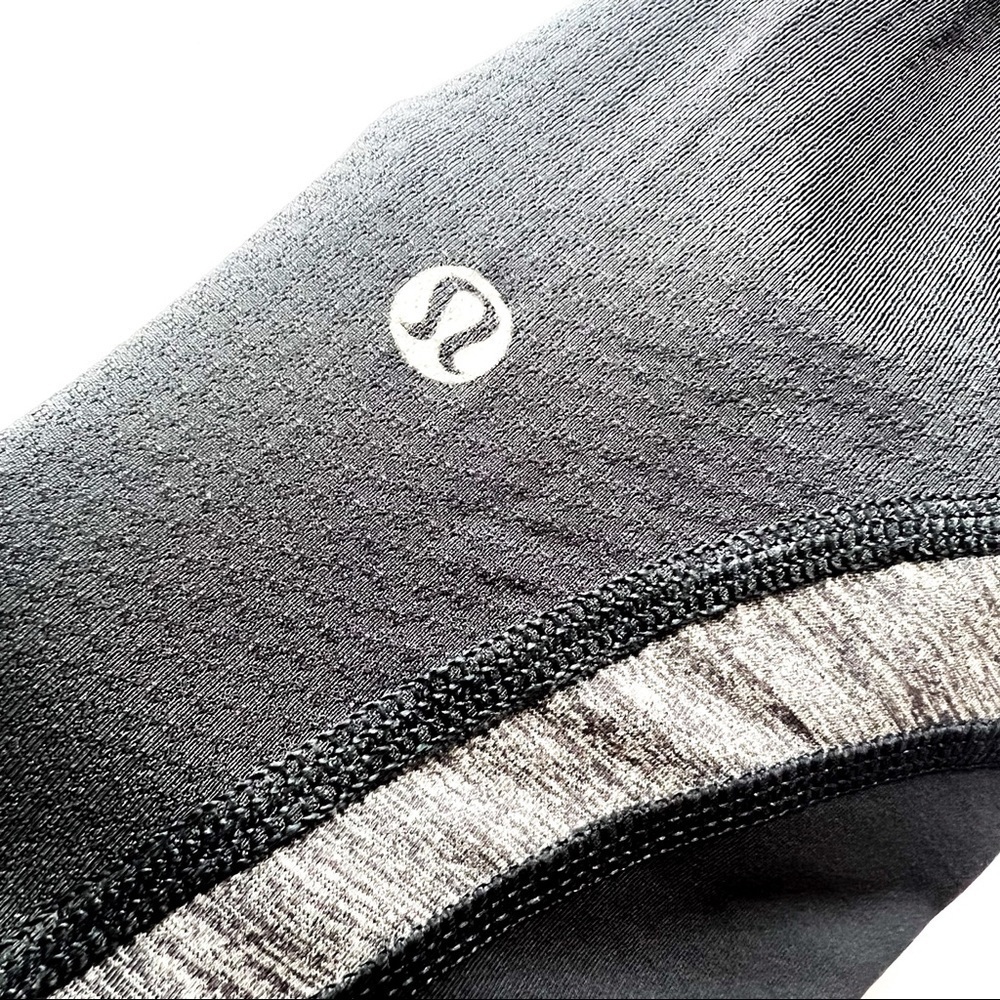 Lululemon Athletica Run Inspire II Gray with Wee Purple Stripes at Waist 4 - Picture 9 of 14